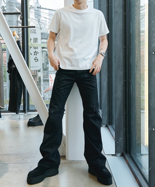 NVRFRGT(ネヴァーフォーゲット)の「別注 COATING FADE TWIST JEANS(デニムパンツ・メンズ・インディゴブルー/ブラック・1/2/3/4)」の10枚目の写真