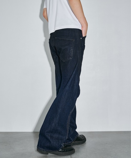 NVRFRGT(ネヴァーフォーゲット)の「別注 COATING FADE TWIST JEANS(デニムパンツ・メンズ・インディゴブルー/ブラック・1/2/3/4)」の15枚目の写真