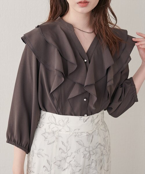 natural couture(ナチュラルクチュール)の「ラッフルフリルブラウス(シャツ/ブラウス・レディース・オフホワイト/ドット/ブラウン/ブラック/ピンク/ネイビー・FREE)」の14枚目の写真