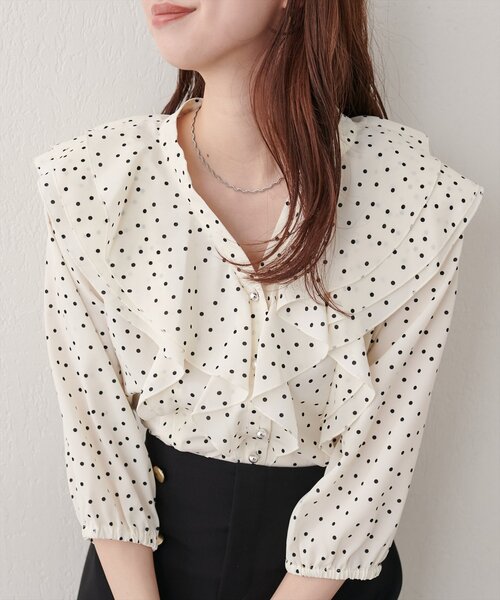 natural couture(ナチュラルクチュール)の「ラッフルフリルブラウス(シャツ/ブラウス・レディース・オフホワイト/ドット/ブラウン/ブラック/ピンク/ネイビー・FREE)」の22枚目の写真