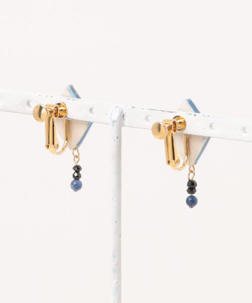 tone（トーン）の「irodorijewel cut  ソーダライト+スピネルのearring（hishigata)（イヤリング・レディース・ロイヤルブルー・FREE）」の2枚目の写真
