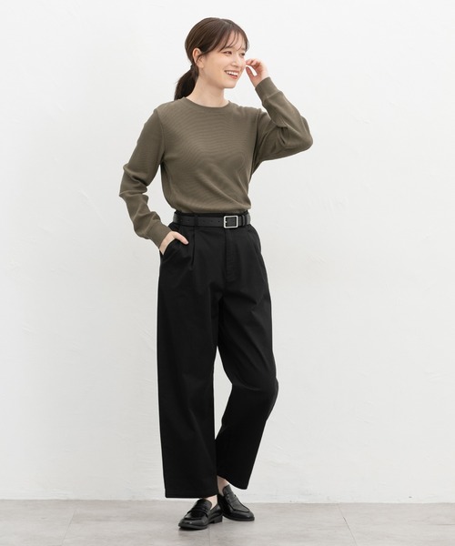 Honeys(ハニーズ)の「ゆったりチノパンツ(股下63cm)(チノパンツ・レディース・ブラック/ネイビー/モカ・3L/L/LL/M/S/SS)」の5枚目の写真