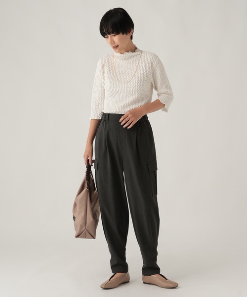 Elura（エルーラ）の「シャーリングカットソー/1079327（Tシャツ/カットソー・レディース・ブラック/グリーン系その他/オフホワイト・FREE）」の7枚目の写真