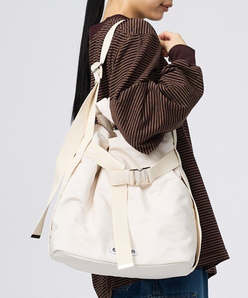 OUTDOOR PRODUCTS（アウトドアプロダクツ）の「【OUTDOOR PRODUCTS / アウトドアプロダクツ】2WAY巾着ベルトナイロントートバッグM/ナイロン/トート2way Belt Tote [M]バッグ（トートバッグ・レディース・ブラック/ブラウン/シルバー/アイボリー・フリー）」の2枚目の写真