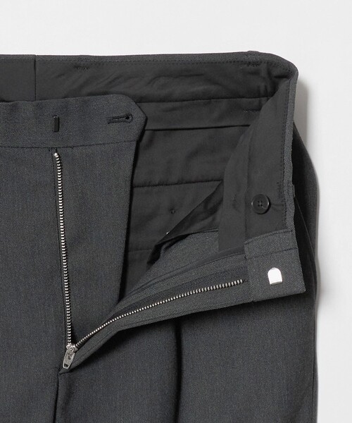 BEAUTY&YOUTH UNITED ARROWS（ビューティーアンドユースユナイテッドアローズ）の「アルガン トロ 1プリーツ テーパード パンツ NO.7 タテヨコストレッチ（その他パンツ・メンズ・ブラック/ベージュ/ダークグレー・XL/L/M/S）」の22枚目の写真