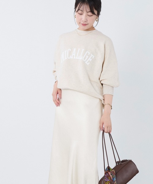 MICA&DEAL(マイカ&ディール)の「"MICALLGE"ロゴラグランスリーブスウェット(スウェット・レディース・チャコールグレー/オートミール/グレー・FREE)」の5枚目の写真