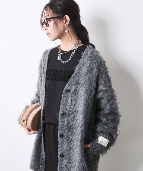 CHIC STYLE(シックスタイル)の「へアリーVネックニットカーディガン<大きいサイズ有>シックスタイル(カーディガン/ボレロ・レディース・チャコール/モカ/ネイビー・L/M/5L/4L/3L/LL)」の2枚目の写真