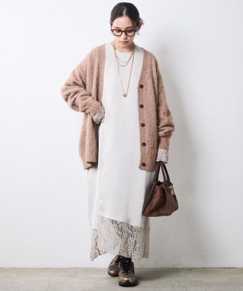 CHIC STYLE(シックスタイル)の「へアリーVネックニットカーディガン<大きいサイズ有>シックスタイル(カーディガン/ボレロ・レディース・チャコール/モカ/ネイビー・L/M/5L/4L/3L/LL)」の5枚目の写真