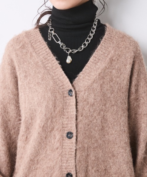 CHIC STYLE(シックスタイル)の「へアリーVネックニットカーディガン<大きいサイズ有>シックスタイル(カーディガン/ボレロ・レディース・チャコール/モカ/ネイビー・L/M/5L/4L/3L/LL)」の14枚目の写真