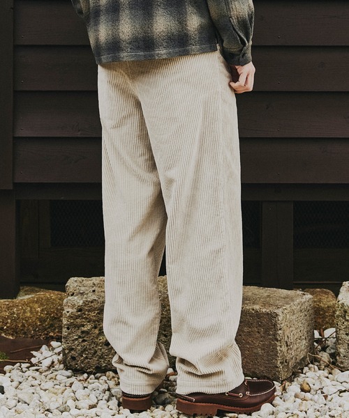 SEAGREEN（シーグリーン）の「SEAGREEN(シーグリーン) WIDE WALE CORDUROY LOOSE PANTS ワイドウェールコーデュロイルーズパンツ（その他パンツ・メンズ・ブラウン/ライトグレー・3/4/2）」の3枚目の写真