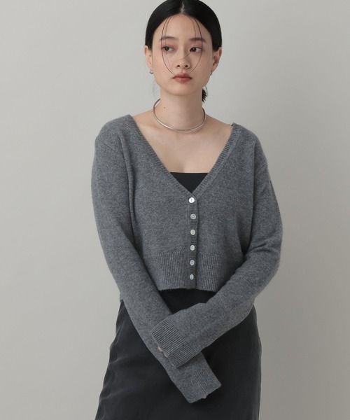 A part by(アパートバイ)の「カシュミールショートVカーディガン(カーディガン/ボレロ・レディース・ブルー系その他2/チャコールグレー/ベージュ系その他・FREE)」の8枚目の写真