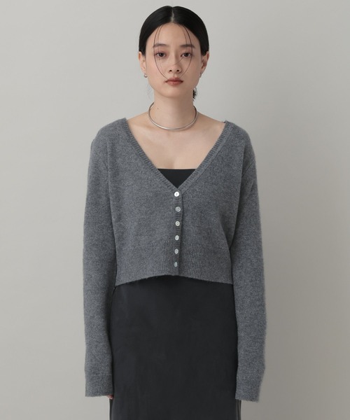 A part by(アパートバイ)の「カシュミールショートVカーディガン(カーディガン/ボレロ・レディース・ブルー系その他2/チャコールグレー/ベージュ系その他・FREE)」の11枚目の写真