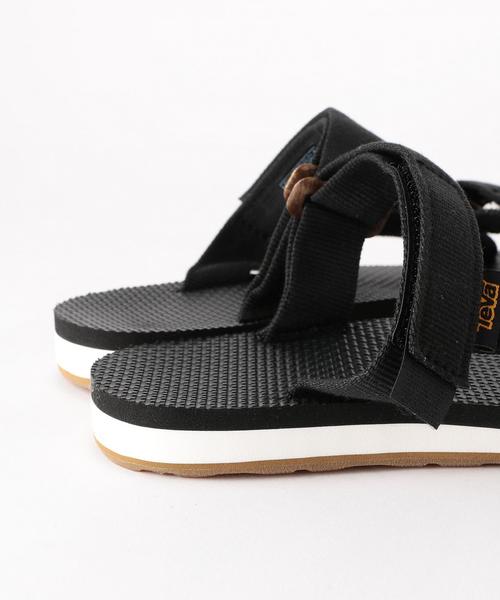 Teva（テバ）の「テバ/OC TEVA UNIVERSAL SLIDE（サンダル・レディース・ブラック/ホワイト・6/7/5/8）」の6枚目の写真