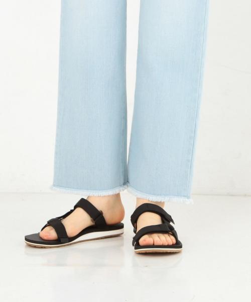 Teva（テバ）の「テバ/OC TEVA UNIVERSAL SLIDE（サンダル・レディース・ブラック/ホワイト・6/7/5/8）」の10枚目の写真