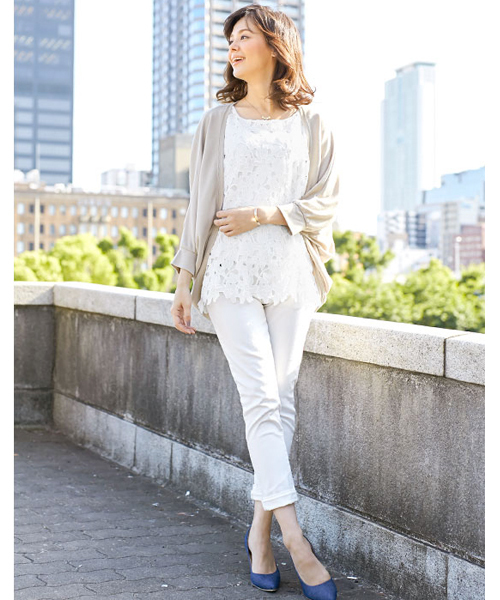 Pierrot（ピエロ）の「花柄総レースタンクトップ/ノースリーブ　袖なし（タンクトップ・レディース・ホワイト/ブラウン/ネイビー/ブラック/ピンクベージュ・M/L）」の16枚目の写真