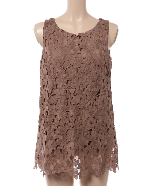 Pierrot（ピエロ）の「花柄総レースタンクトップ/ノースリーブ　袖なし（タンクトップ・レディース・ホワイト/ブラウン/ネイビー/ブラック/ピンクベージュ・M/L）」の6枚目の写真