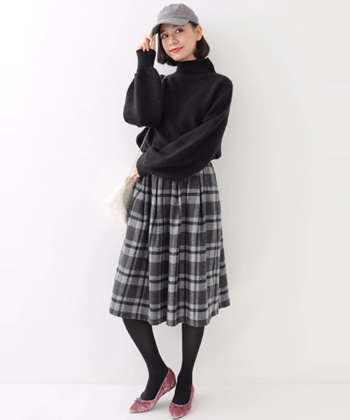 earth music&ecology（アースミュージックアンドエコロジー）の「ゆったりボリュームニットプルオーバー（ニット/セーター・レディース・グレー/レッド/ブラック・FREE）」の9枚目の写真