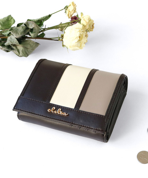 Clelia(クレリア)の「マルチカラー二つ折りミニ財布(財布・レディース・パープル系その他/ピンク系その他/ブラウン系その他/ブルー系その他/レッド系その他/ラベンダー/ブラック/ベージュ/ネイビー/チョコ/キャメル/ピンク系その他2/パープル系その他2/ブラウン系その他2・ONE SIZE)」の4枚目の写真