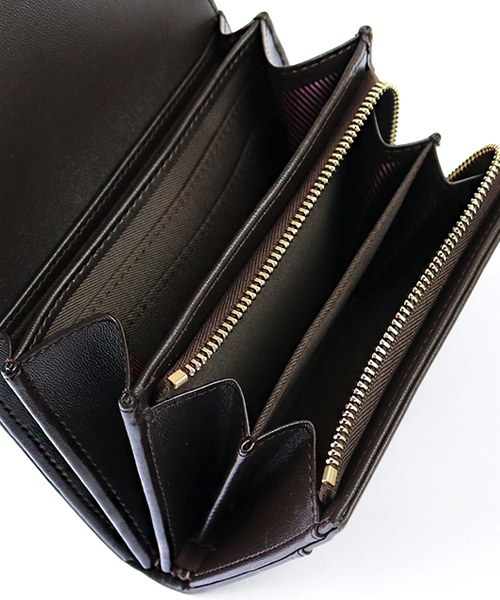 Clelia(クレリア)の「マルチカラー二つ折りミニ財布(財布・レディース・パープル系その他/ピンク系その他/ブラウン系その他/ブルー系その他/レッド系その他/ラベンダー/ブラック/ベージュ/ネイビー/チョコ/キャメル/ピンク系その他2/パープル系その他2/ブラウン系その他2・ONE SIZE)」の16枚目の写真