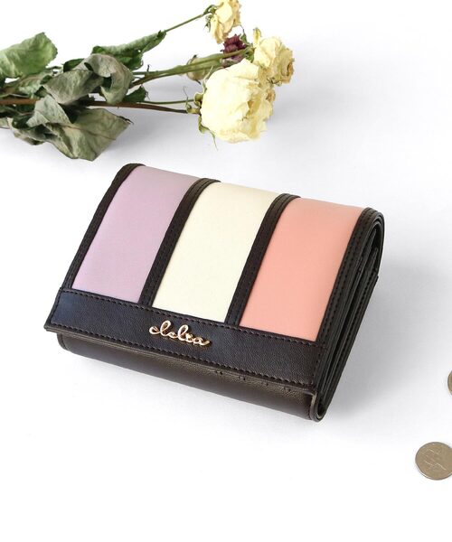 Clelia(クレリア)の「マルチカラー二つ折りミニ財布(財布・レディース・パープル系その他/ピンク系その他/ブラウン系その他/ブルー系その他/レッド系その他/ラベンダー/ブラック/ベージュ/ネイビー/チョコ/キャメル/ピンク系その他2/パープル系その他2/ブラウン系その他2・ONE SIZE)」の9枚目の写真