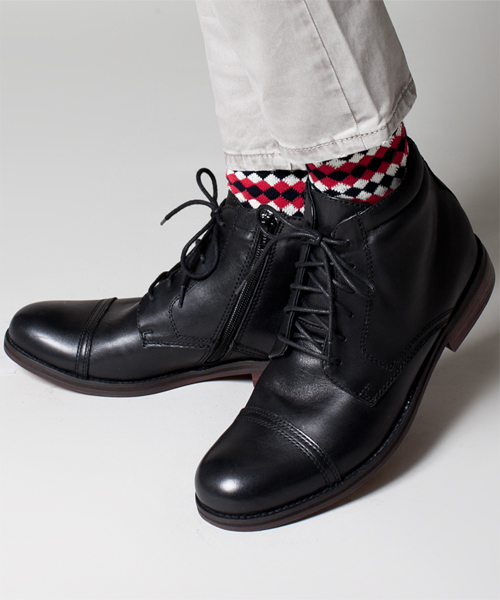 NANO universe(ナノユニバース)の「PETER&CO./ ストレートチップ6ホールサイドZIP(ブーツ・メンズ・ブラック/ダークブラウン・40/41/42)」の2枚目の写真