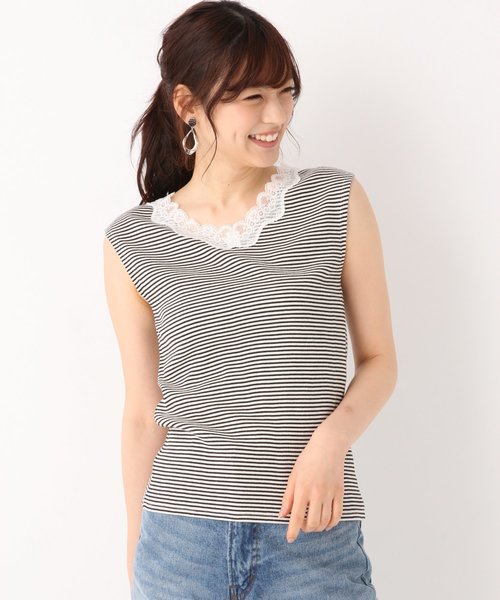 GLOBAL WORK（グローバルワーク）の「BEAUTEEレースVフレンチT/824919（Tシャツ/カットソー・レディース・ホワイト/ブラック/その他/ベージュ・SMALL/LARGE/MEDIUM）」の4枚目の写真