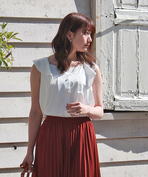 TRUDEA(トルディア)の「ラッフルスリーブストライプブラウス(シャツ/ブラウス・レディース・ホワイト×グレー/ベージュ/ホワイト/ホワイト×イエロー/ホワイト×ネイビー・LARGE/MEDIUM)」の1枚目の写真