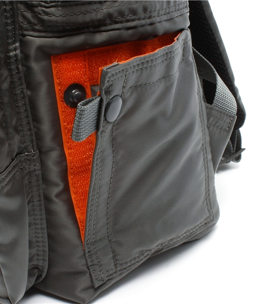 PORTER（ポーター）の「PORTER TANKER DAY PACK <B印 YOSHIDA SELECT>（バックパック/リュック・メンズ・ブラック系その他・ONE SIZE）」の5枚目の写真