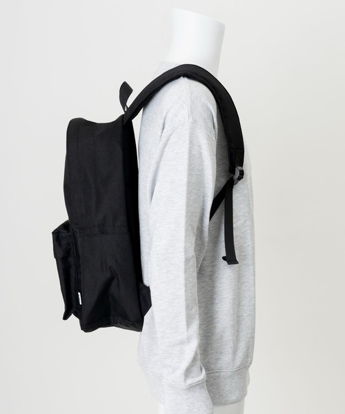 FILA（フィラ）の「【FILA/フィラ】スタンダードデイパック ボックスロゴ A4収納可 大容量 バッグパック 20L（バックパック/リュック・レディース・ブラック/ブラック×レッド/トリコロール/ピンク/ブラック×グリーン/ブラック系1/アイボリー/ブラック系2・FREE）」の19枚目の写真