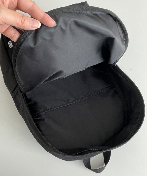 FILA（フィラ）の「【FILA/フィラ】スタンダードデイパック ボックスロゴ A4収納可 大容量 バッグパック 20L（バックパック/リュック・レディース・ブラック/ブラック×レッド/トリコロール/ピンク/ブラック×グリーン/ブラック系1/アイボリー/ブラック系2・FREE）」の21枚目の写真