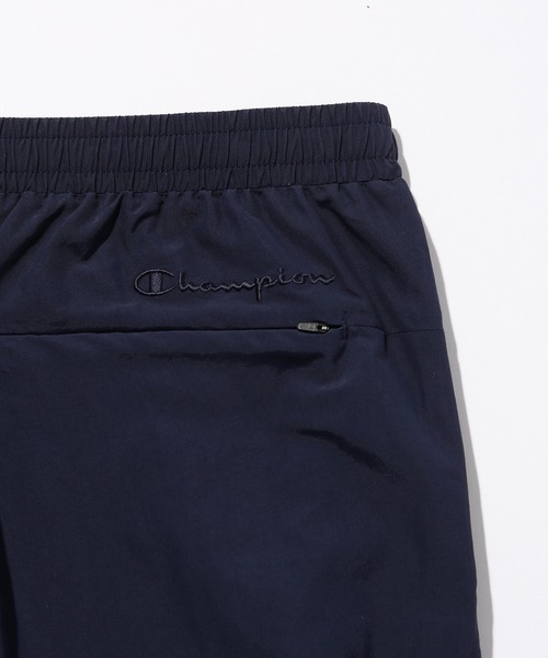 Champion（チャンピオン）の「【CHAMPION × ADAM ET ROPE’】〈撥水性〉ナイロンワイドパンツ（その他パンツ・メンズ・ブラック/ネイビー・S/M/L）」の8枚目の写真