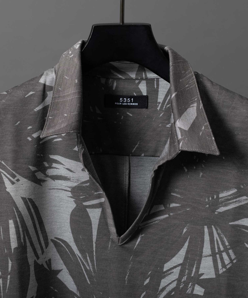 5351 POUR LES HOMMES（ゴーサンゴーイチプールオム）の「スキッパーモクロディーフラワープリント（Tシャツ/カットソー・メンズ・ライトグレー/ブラック/ネイビー・44/46/48/50）」の9枚目の写真