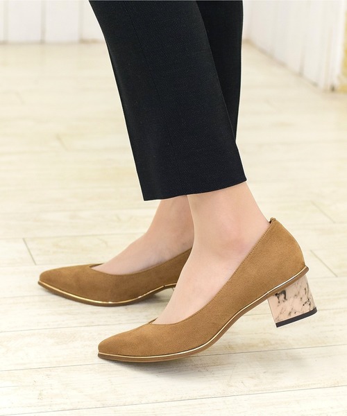 NEUE THE MARKET(ノイエザマーケット)の「ポインテッドトゥチャンキーヒールパンプス/91402【日本製】(パンプス・レディース・ブルー/ピンク/ブラック/ダークベージュ/グリーン・24.5cm/24cm/23.5cm/22.5cm/23cm)」の9枚目の写真