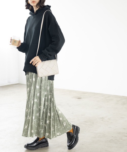 GeeRA（ジーラ）の「裏起毛ボタンデザインパーカー（パーカー・レディース・キャメル/杢グレー/パープル/ブラック/アイボリー/ダークブラウン・SMALL/MEDIUM/LARGE/X-LARGE/XX-LARGE）」の10枚目の写真