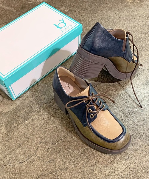 byあしながおじさん（バイアシナガオジサン）の「厚底モカレースアップシューズ　-8980565（ドレスシューズ・レディース・ブラック/ブラウン/カーキ/ライトベージュ/ネイビー/ブルー/ダークブラウン/キャメル/ダークブルー・22.5cm/23.5cm/24.5cm/23.0cm/24.0cm）」の8枚目の写真