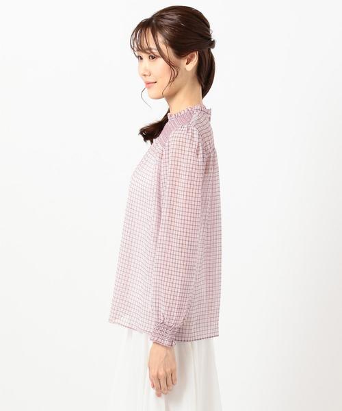 Feroux(フェルゥ)の「【洗える】スモッキング ブラウス(シャツ/ブラウス・レディース・ブラック系3/ローズ系3/アイボリー系/ライトグリーン系・2)」の14枚目の写真