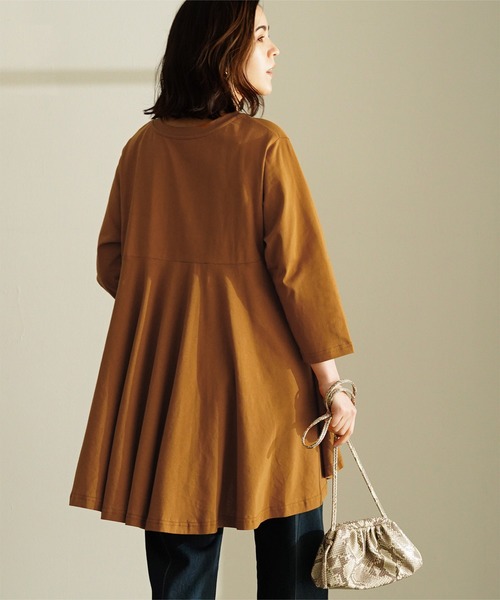 titivate（ティティベイト）の「ﾊﾞｯｸﾌﾚｱTｼｬﾂ（Tシャツ/カットソー・レディース・ホワイト/ブラック/カーキ/モカ/キャメル・FREE）」の5枚目の写真