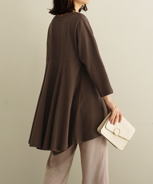 titivate（ティティベイト）の「ﾊﾞｯｸﾌﾚｱTｼｬﾂ（Tシャツ/カットソー・レディース・ホワイト/ブラック/カーキ/モカ/キャメル・FREE）」の3枚目の写真