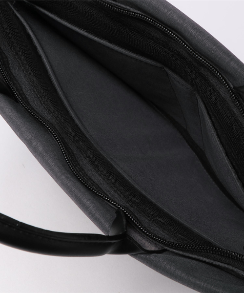 Fun & Daily(ファンアンドデイリー)の「F&D : 13インチ Waterproof PC Bag(ビジネスバッグ・メンズ・ブラック/ネイビー/ブラック系その他/ブルー系その他・FREE)」の7枚目の写真