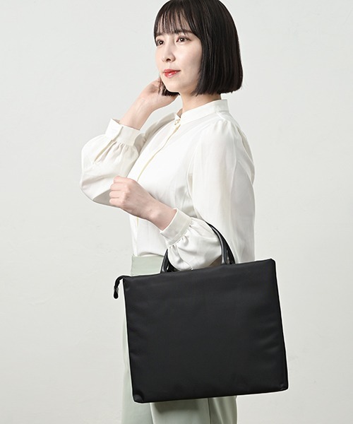 Fun & Daily(ファンアンドデイリー)の「F&D : 13インチ Waterproof PC Bag(ビジネスバッグ・メンズ・ブラック/ネイビー/ブラック系その他/ブルー系その他・FREE)」の10枚目の写真