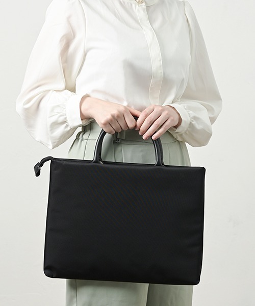 Fun & Daily(ファンアンドデイリー)の「F&D : 13インチ Waterproof PC Bag(ビジネスバッグ・メンズ・ブラック/ネイビー/ブラック系その他/ブルー系その他・FREE)」の14枚目の写真