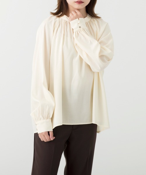 Ambre Neige(アンブルネージュ)の「ギャザーブラウス/【WEB/EC限定商品】(シャツ/ブラウス・レディース・オフホワイト/カーキ/ダークブルー・FREE)」の15枚目の写真