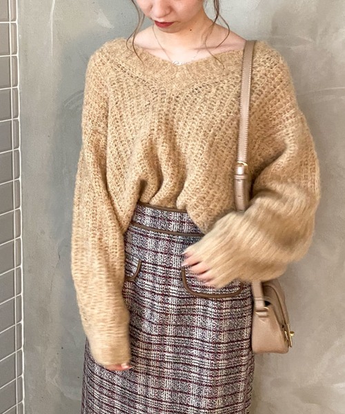 archives（アルシーヴ）の「片畦Vネック袖ボリュームプルオーバー（ニット/セーター・レディース・ベージュ/ブルー/グリーン・MEDIUM）」の13枚目の写真