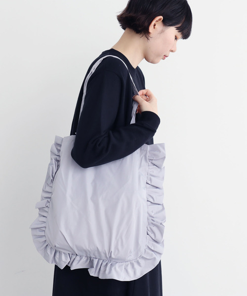 I am I in fact...（アイアムアイインファクト）の「_ナイロンフリルバッグ（トートバッグ・レディース・ブラック/ブラウン/グレー/アイボリー/レッド/その他・FREE）」の18枚目の写真