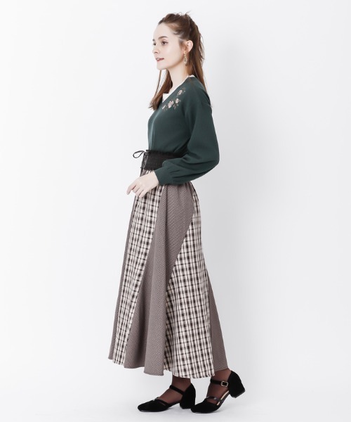 axes femme（アクシーズファム）の「ベルト付チェック柄スカート（スカート・レディース・ネイビー/ブラウン/ワイン・MEDIUM）」の6枚目の写真