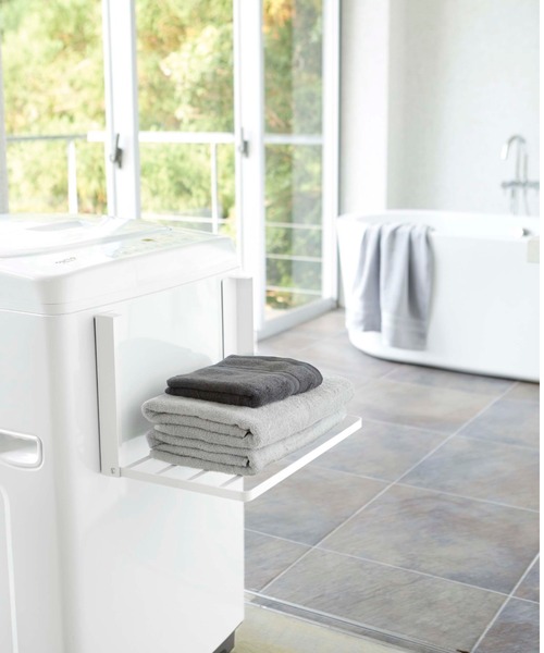 TIMELESS COMFORT（タイムレスコンフォート）の「tower（タワー）洗濯機横マグネット折り畳み棚（ランドリーグッズ・レディース・ブラック/ホワイト・ONE SIZE）」の5枚目の写真