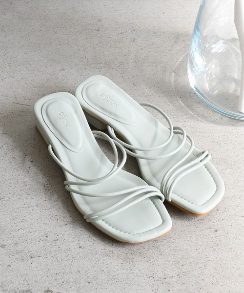 sango（sango）の「変形スクエアヒールナローストラップサンダル（サンダル・レディース・アイボリー/ブルー/シルバー/ブラック・LL/3L/SS/S/M/L）」の4枚目の写真