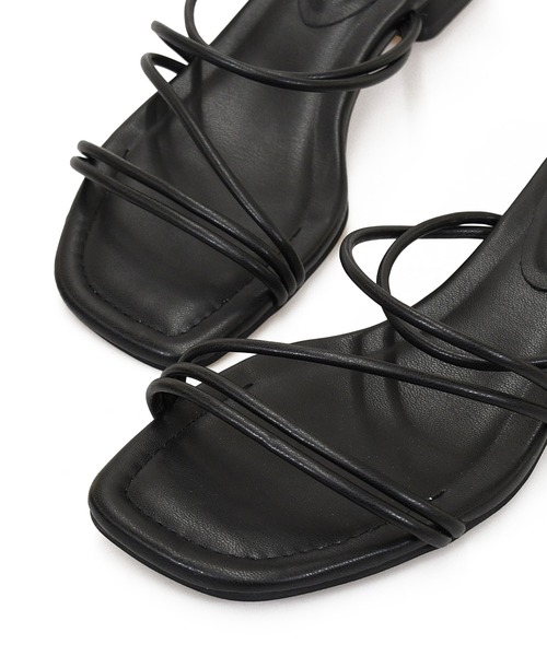 sango（sango）の「変形スクエアヒールナローストラップサンダル（サンダル・レディース・アイボリー/ブルー/シルバー/ブラック・LL/3L/SS/S/M/L）」の17枚目の写真