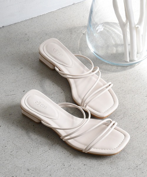 sango（sango）の「変形スクエアヒールナローストラップサンダル（サンダル・レディース・アイボリー/ブルー/シルバー/ブラック・LL/3L/SS/S/M/L）」の6枚目の写真