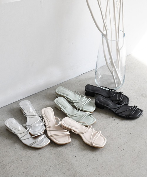 sango（sango）の「変形スクエアヒールナローストラップサンダル（サンダル・レディース・アイボリー/ブルー/シルバー/ブラック・LL/3L/SS/S/M/L）」の11枚目の写真